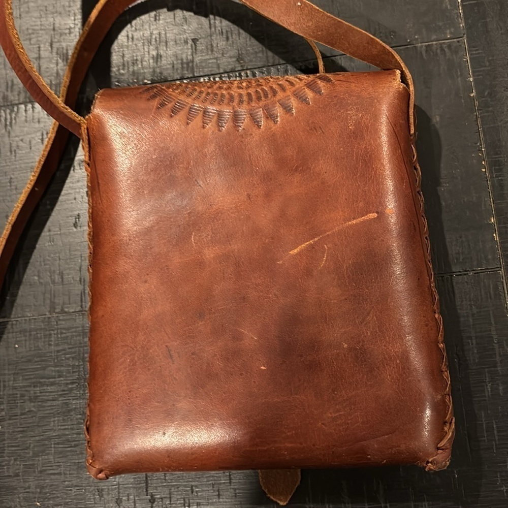 Artisan Brown Leather Tooled Pattern Boho Western Crossbody Adjustable Bag Purse - Picture 4 of 12